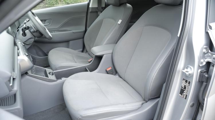 HYUNDAI KONA ELECTRIC HATCHBACK 160kW Advance 65kWh 5dr Auto [Comfort Pack]